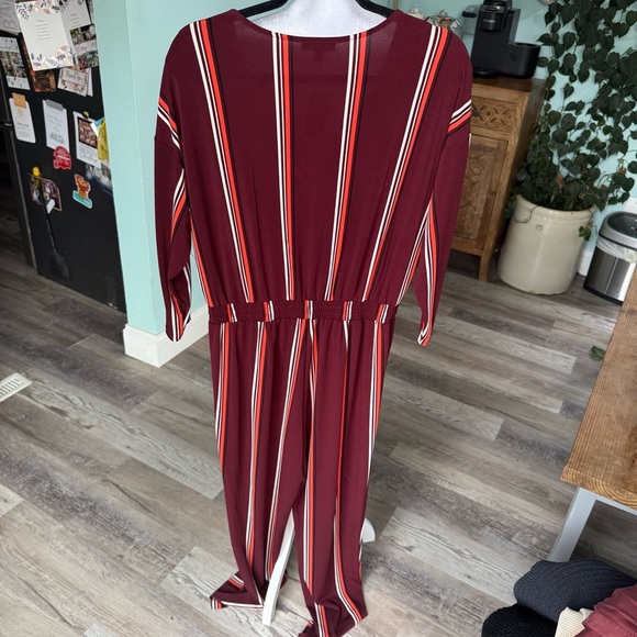 NWT Express Burgundy Striped Jumpsuit 3/4 Zipper Size Small - Picture 7 of 9